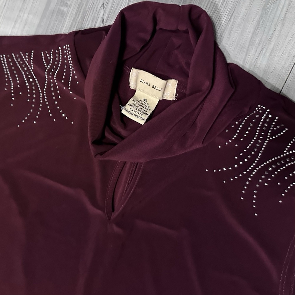 Diana Belle Sleeveless Turtleneck Top Size XL Women's Stud Bling Burgandy Maroon